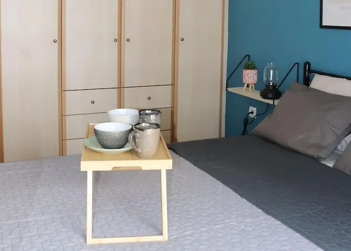 Down Town Apartment 27A